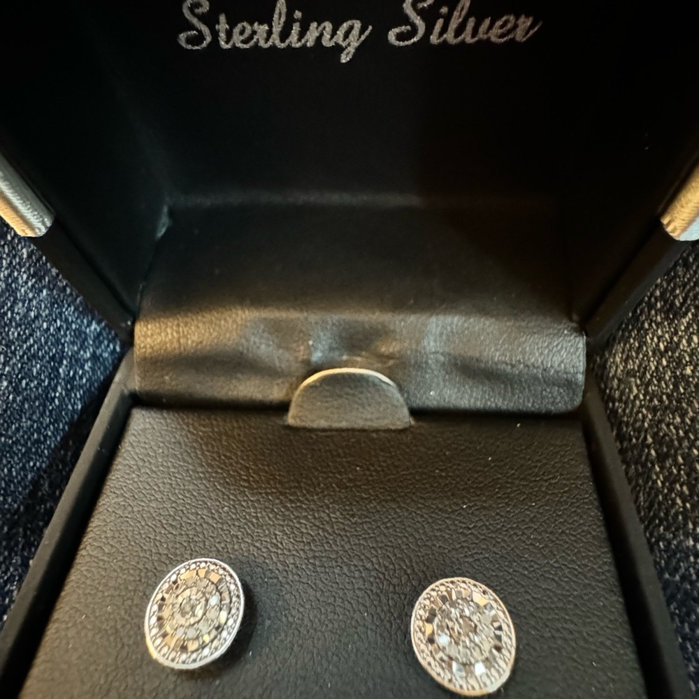Sterling Silver Earrings Posts in gift box NEW Christmas Holiday Gift